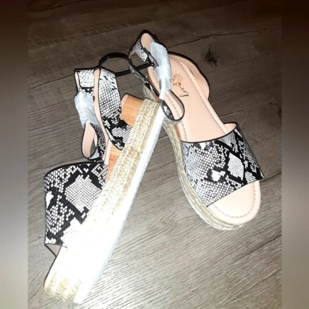 Women's Snake-Print Wedge Sandals, Platform, Size 10